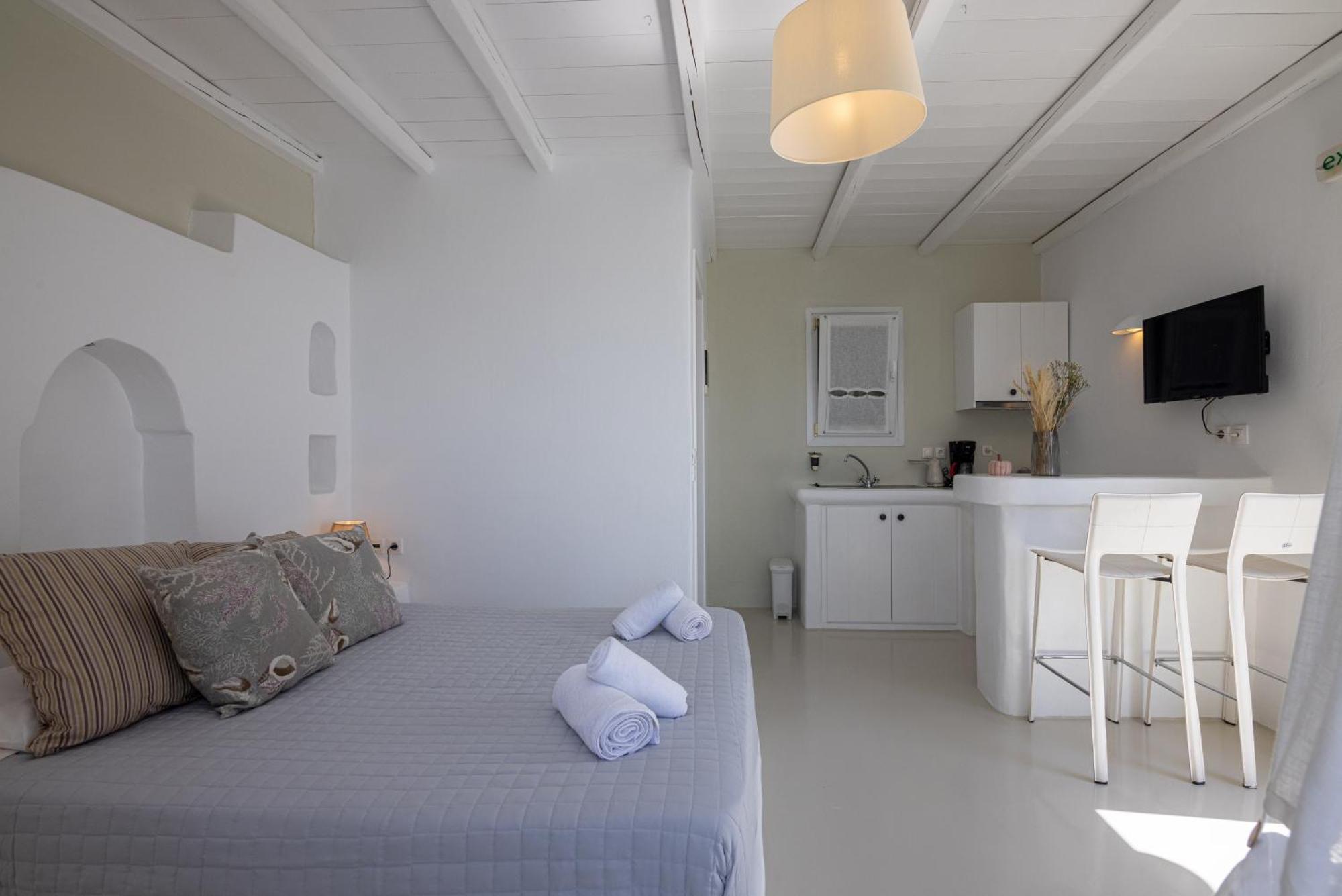 Soulmate'S Suites Tinos กิโอเนีย ภายนอก รูปภาพ